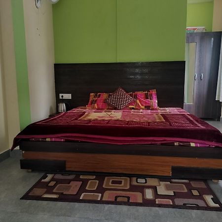 Tree Valley Homestay Chail Esterno foto