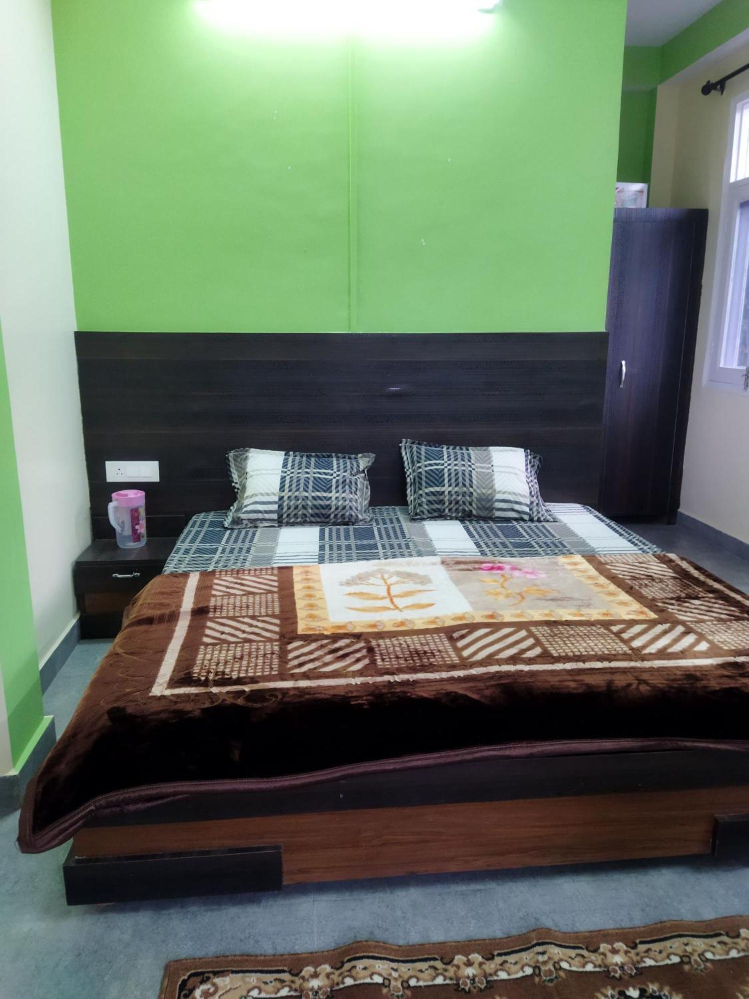Tree Valley Homestay Chail Esterno foto