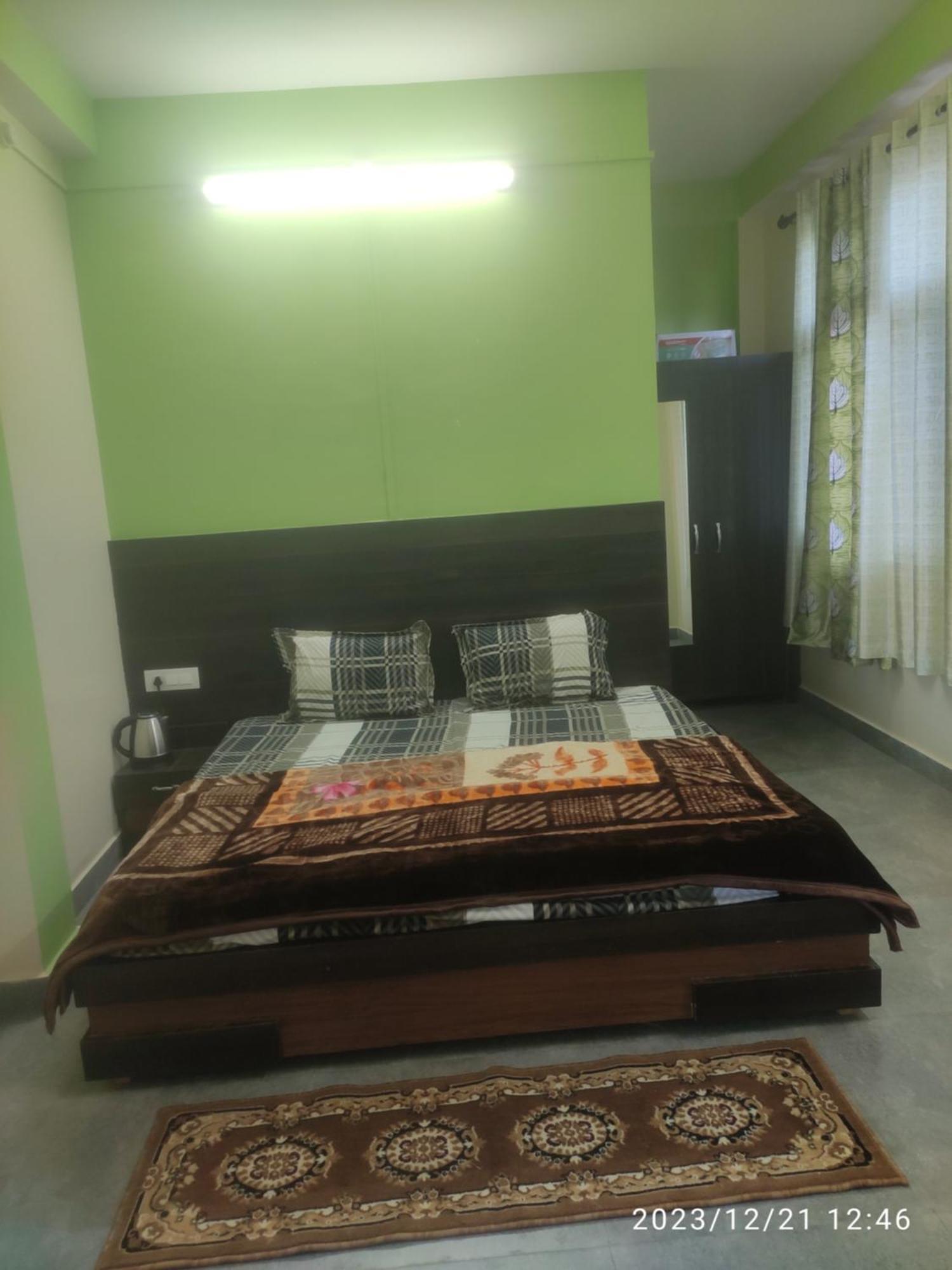 Tree Valley Homestay Chail Esterno foto