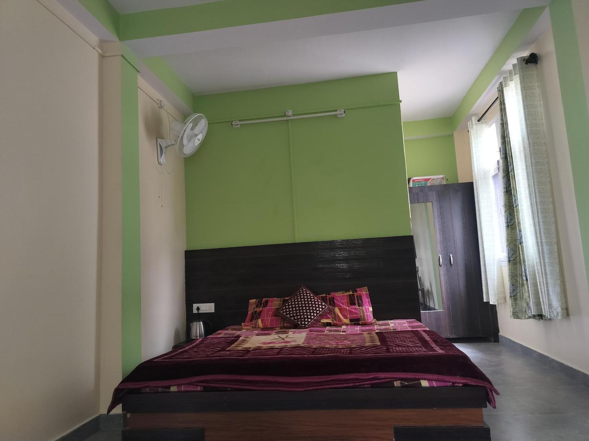 Tree Valley Homestay Chail Esterno foto