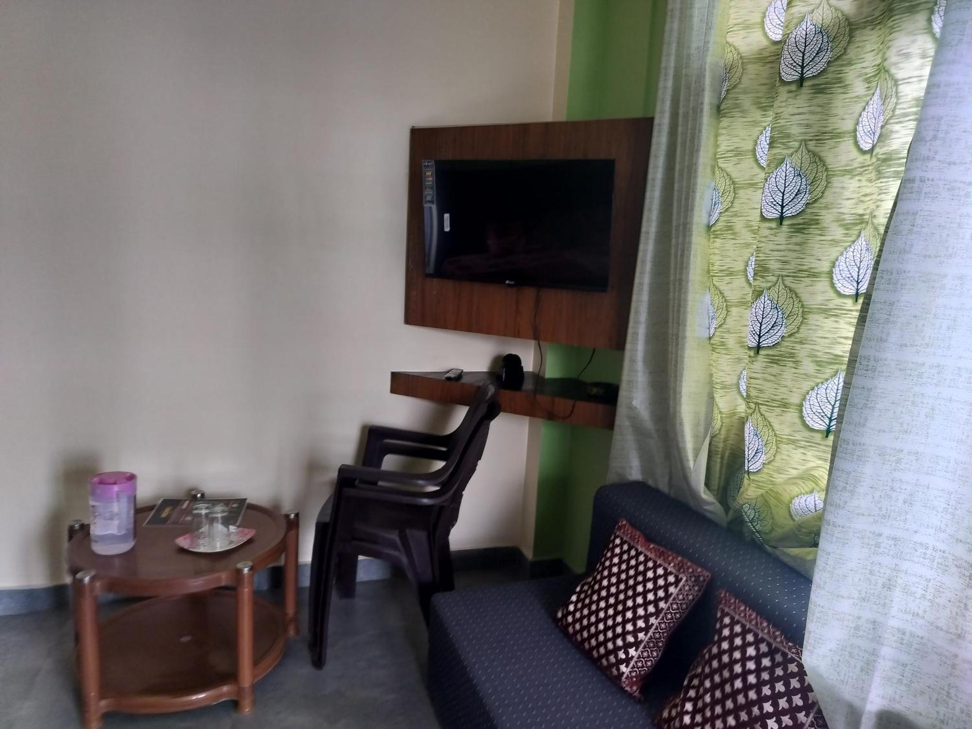 Tree Valley Homestay Chail Esterno foto
