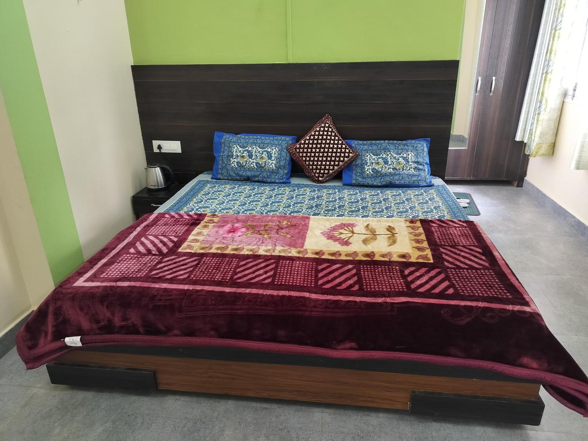 Tree Valley Homestay Chail Esterno foto
